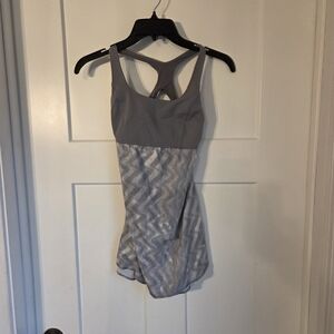  Lululemon Fossil Chevron Gray White Tank Top